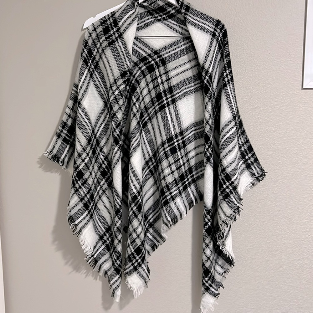 💥3/10 Sale - Olive & Pique Checkered Blanket Scarf/Wrap